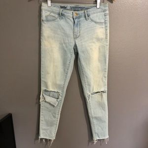 Mossino Distressed Jeans